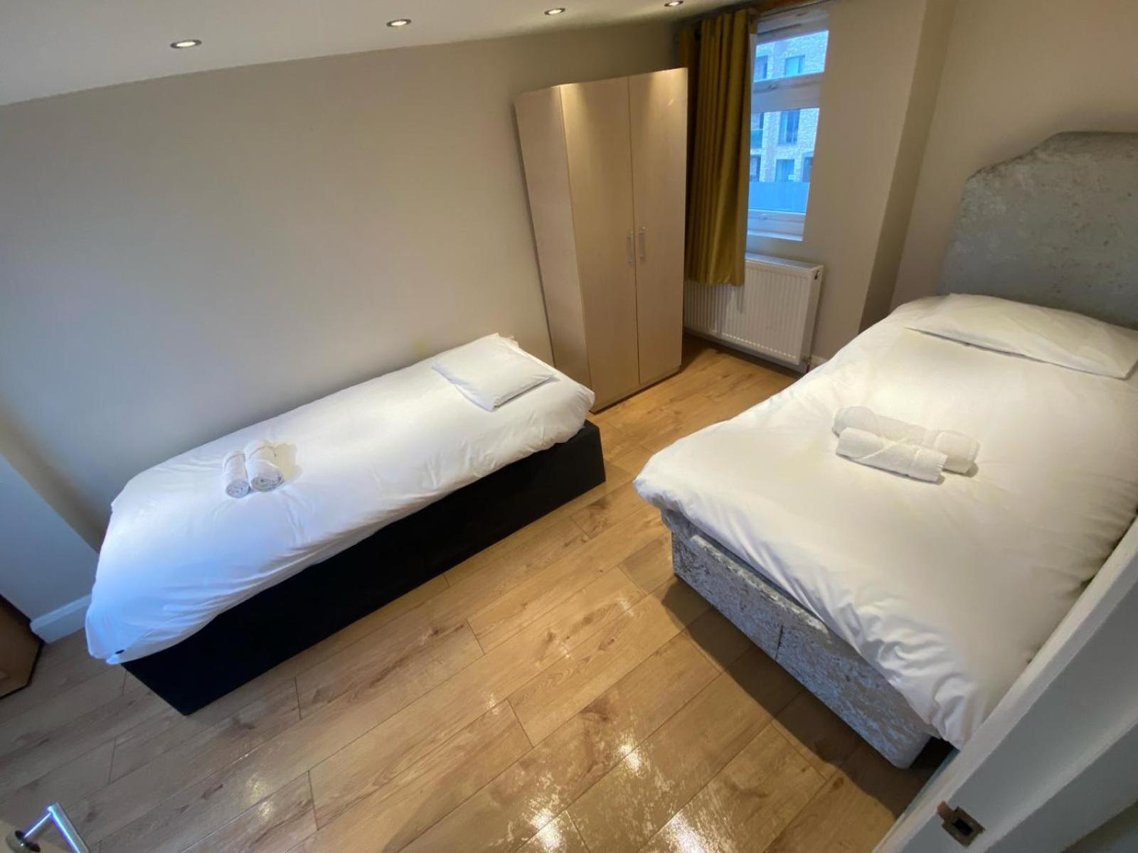 4 Bedroom & 2 Bedroom Apartament Londra