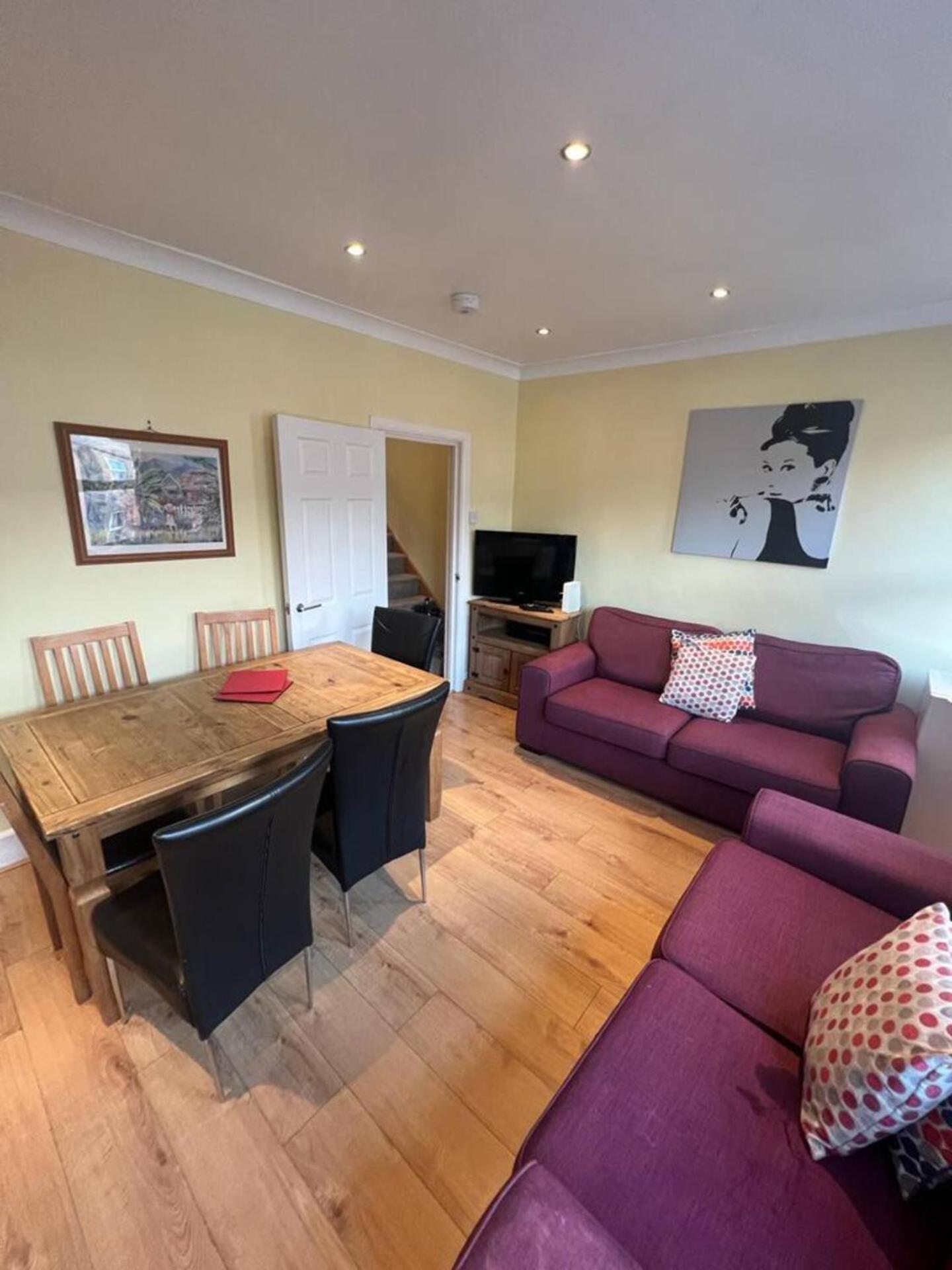4 Bedroom & 2 Bedroom Apartament *
