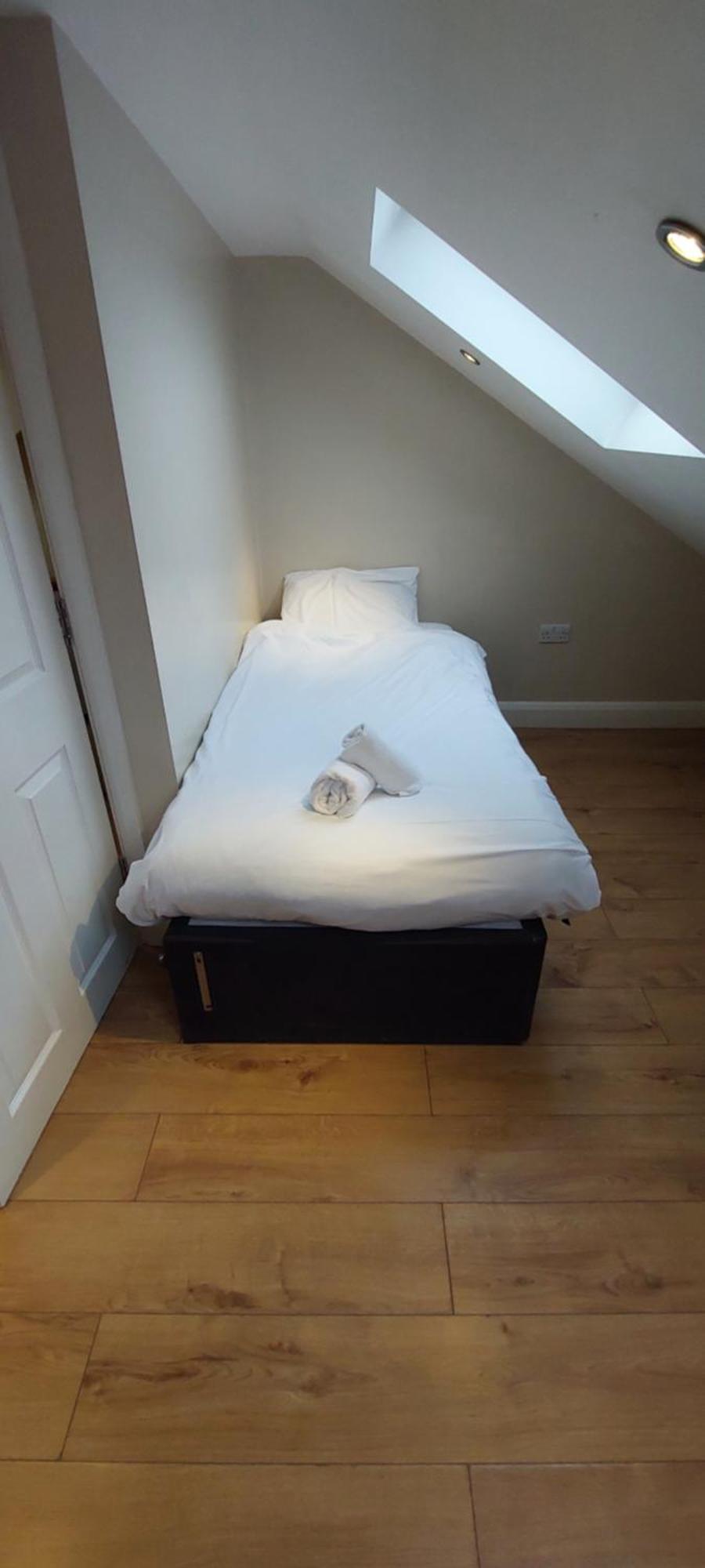4 Bedroom & 2 Bedroom Apartament Londra