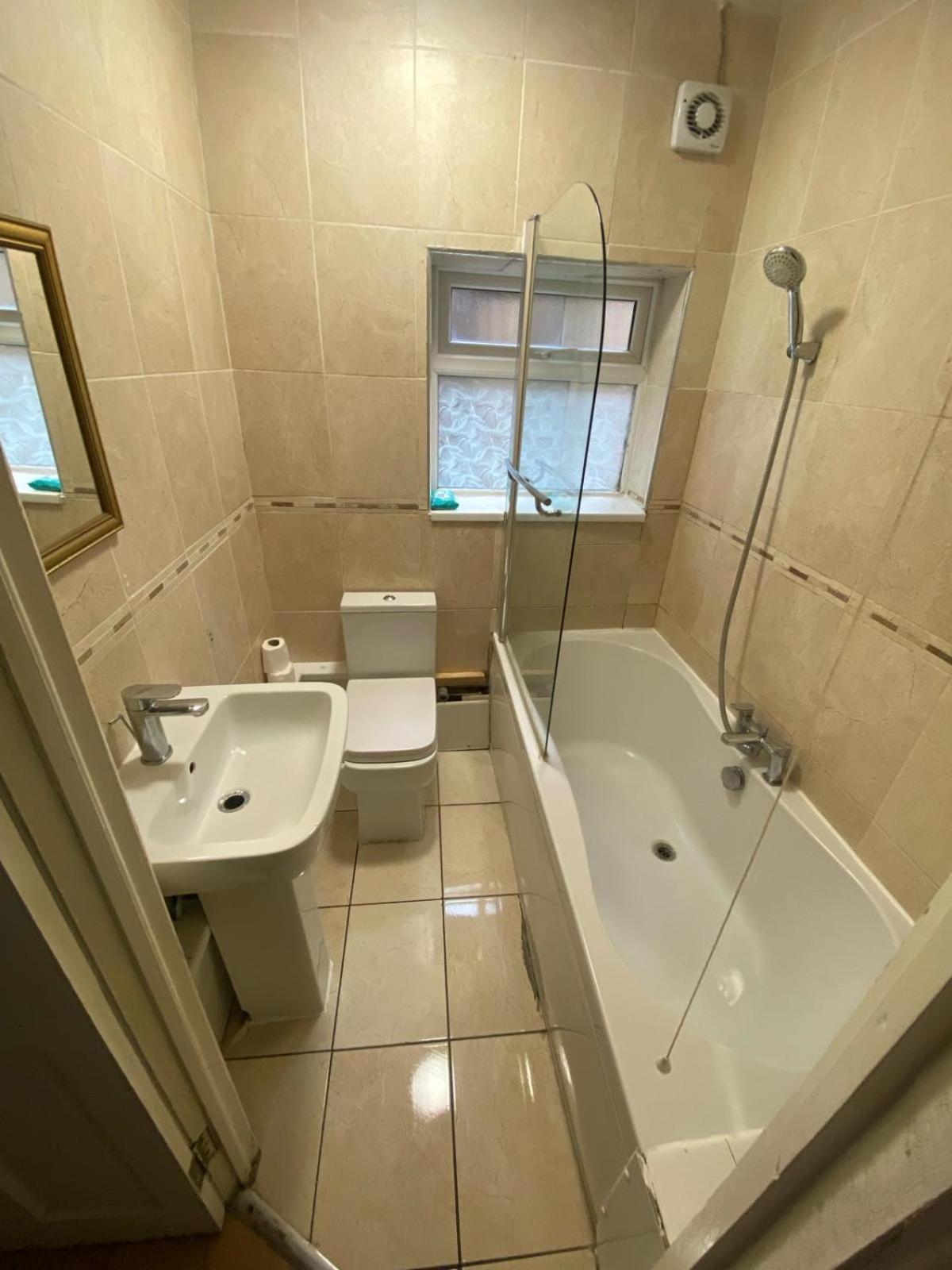 Apartament 4 Bedroom & 2 Bedroom Londra